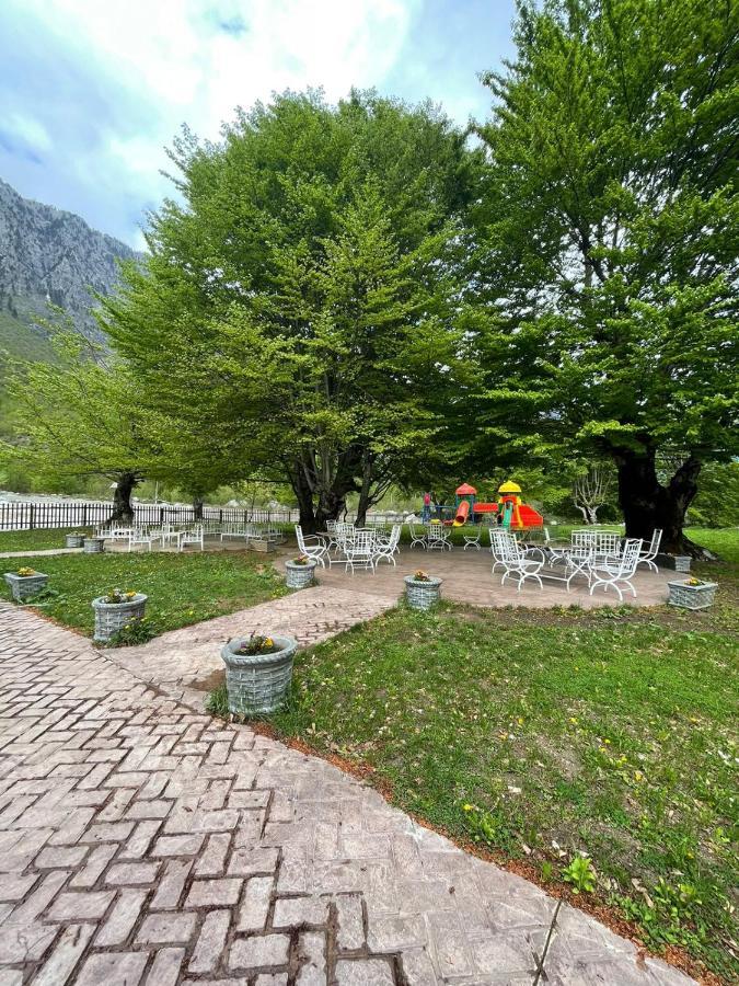 Отель Bujtine-Restorant Rilindja Валбона Экстерьер фото